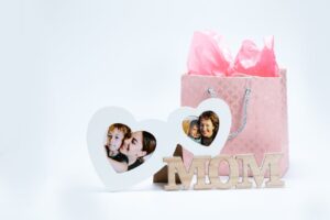 Best Crystal Gifts for Mom: A Healing Crystal Gift Guide