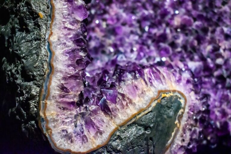 Amethyst Crystal: Complete Meaning, Properties & Healing Guide